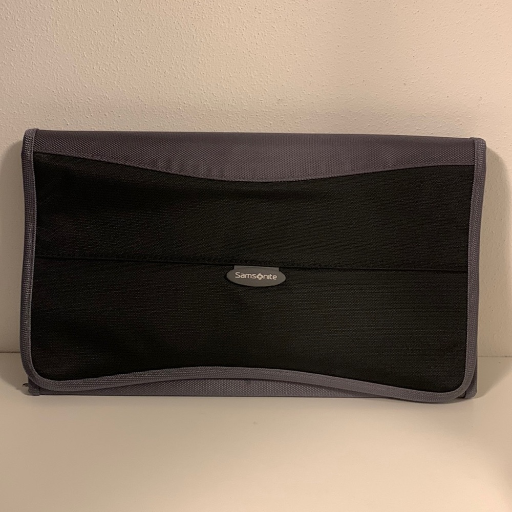 Samsonite toiletry tote. New never used